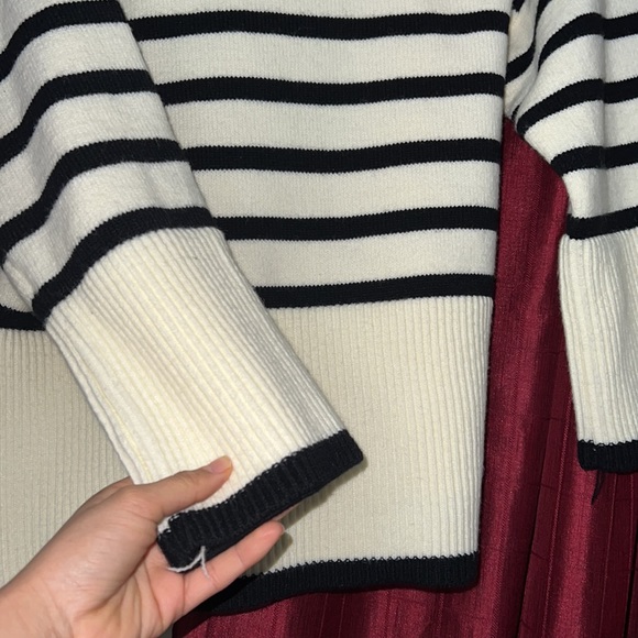 Stripped Turtleneck sweater top - Picture 7 of 7